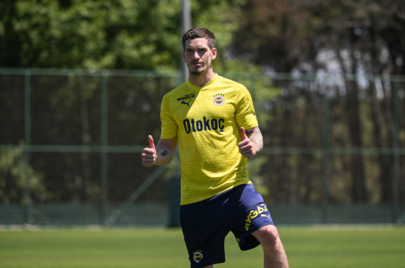 <p><b>2. RYAN KENT</b></p><p>Takmdan ayrlmas muhtemel bir dier isim ise Ryan Kent. Bir trl beklenen patlamay gerekletiremeyen Ryan Kent, bu sezon 15 mata grev yapt.</p>