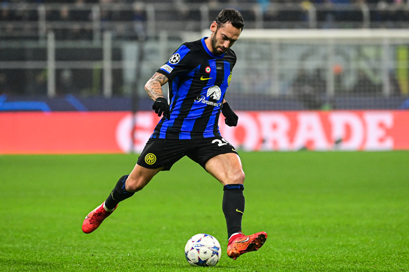 <p><b>'INTER İLE KUPA KAZANMAK İSTİYORUM'</b></p><p>'Inter ile önemli bir kupa kazanmak istiyorum bu yıl. İtalya şampiyonluğu mu Şampiyonlar Ligi finali mi diye sorsanız ilkini tercih ederim</p>