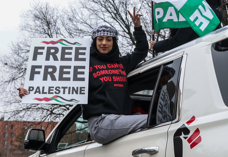 <p>Yrye katlanlar yzlerce ABD'li Filistin bayraklar ve pankartlar tad.</p>