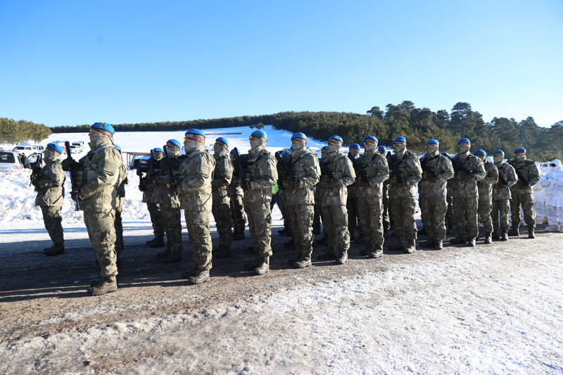 <p>Bakanlar�n konu�ma yapmas� beklenen anma etkinli�i sonunda, T�rk K�z�lay taraf�ndan kat�l�mc�lara yemek ikram�nda bulunulacak; T�rk Y�ld�zlar� ve '�elik Kanatlar' t�ren alan� �zerinde g�steri yapacak.</p>