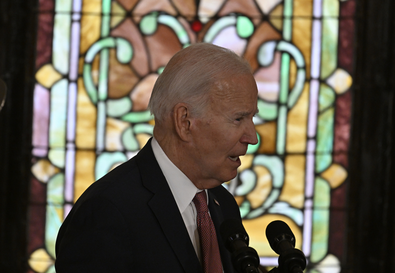 <p>İsrail'e kayıtsız desteğini sürdüren ABD yönetimine, hem Amerikan hem de uluslararası kamuoyu tarafından İsrail'in saldırılarını durdurma ve Gazze'de ateşkes için harekete geçme çağrıları artıyor.</p>