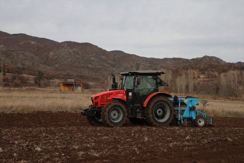 <p>Mehmet Güleç'in eşi Fatma Özbaş Güleç de İstanbul'da 26 yıl yaşadıklarını, daha sonra köylerine yerleşmeye karar verdiklerini anlattı.</p>