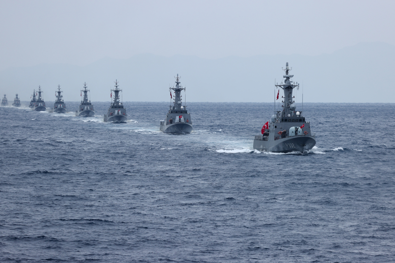 <p>Daha sonra aynı hedefe süper kobra helikopterleri tarafından top atışları icra edildi.</p>