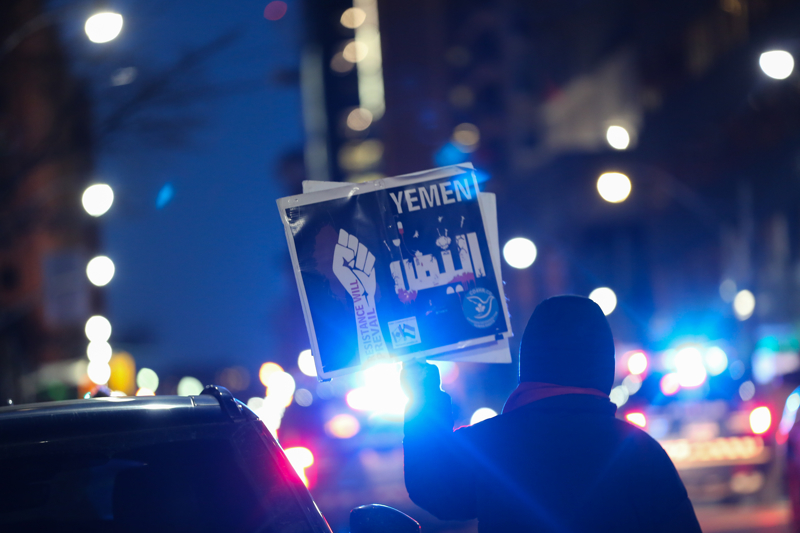 <p>İsrail Başkonsolosluğu önünde toplanan göstericiler, şehir merkezine doğru yürüdü.</p>