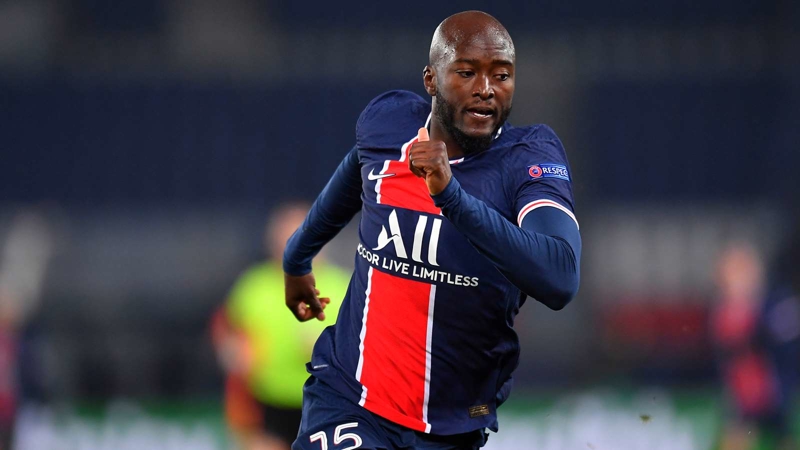 <p><b>ALTERNAT�FLER HAZIR</b></p><p>Stoper hatt� i�in ilk olarak Fransa Lig 1 devi PSG'den Danilo Pereira'y� isteyen Be�ikta�, olumsuz yan�t almas� sonras�nda Fiorentina'dan Yerry Mina ve K�z�ly�ld�z'dan Aleksandar Dragovic i�in temaslarda bulunmu�tu.</p>