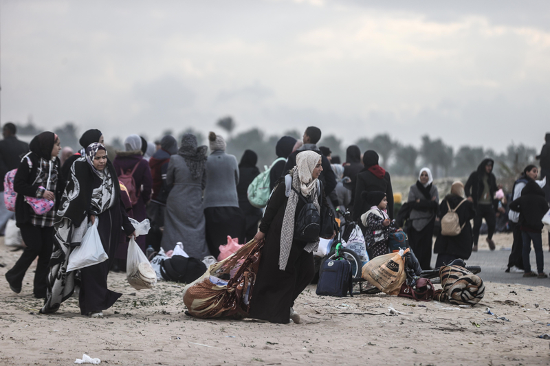 <p>BM Gazze Kıdemli İnsani Yardım ve Yeniden Yapılanma Koordinatörü Sigrid Kaag'ın görevine başladığını anımsatan Guterres, tüm üye ülkelere kendisiyle işbirliği yapma çağrısında bulundu.</p>