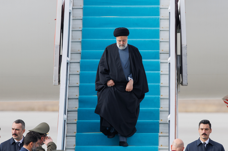 <p> ran slam Cumhuriyeti Cumhurbakan brahim Reisi, Cumhurbakan Recep Tayyip Erdoan ile grmek ve Trkiye-ran Yksek Dzeyli birlii Konseyi 8. Toplants'na katlmak zere Ankara'ya geldi.</p>