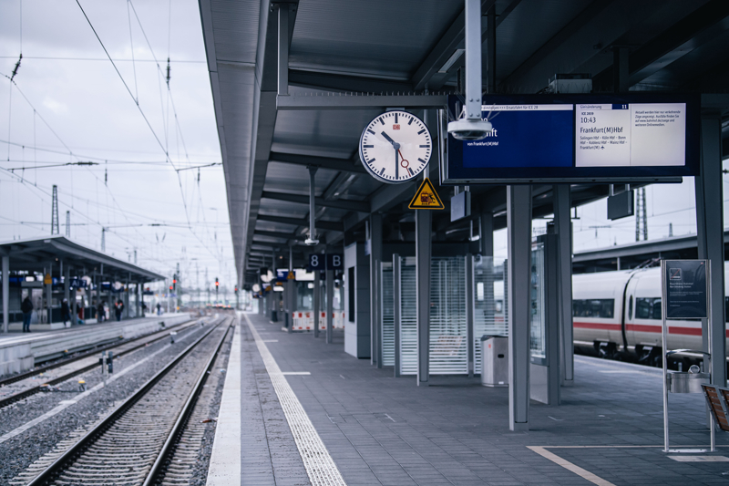 <p>Ülkede bazı siyasetçiler gelecekte uzun süreli grevlerin önlenmesi için yasaların değiştirilmesi çağrısında bulunuyor.</p>