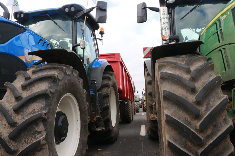 <p>Çiftçiler, hükümetten <a href='#0' target='_blank'>Avrupa Birliği</a> şartlarına bağımlılığın azaltılmasını istiyor.</p>