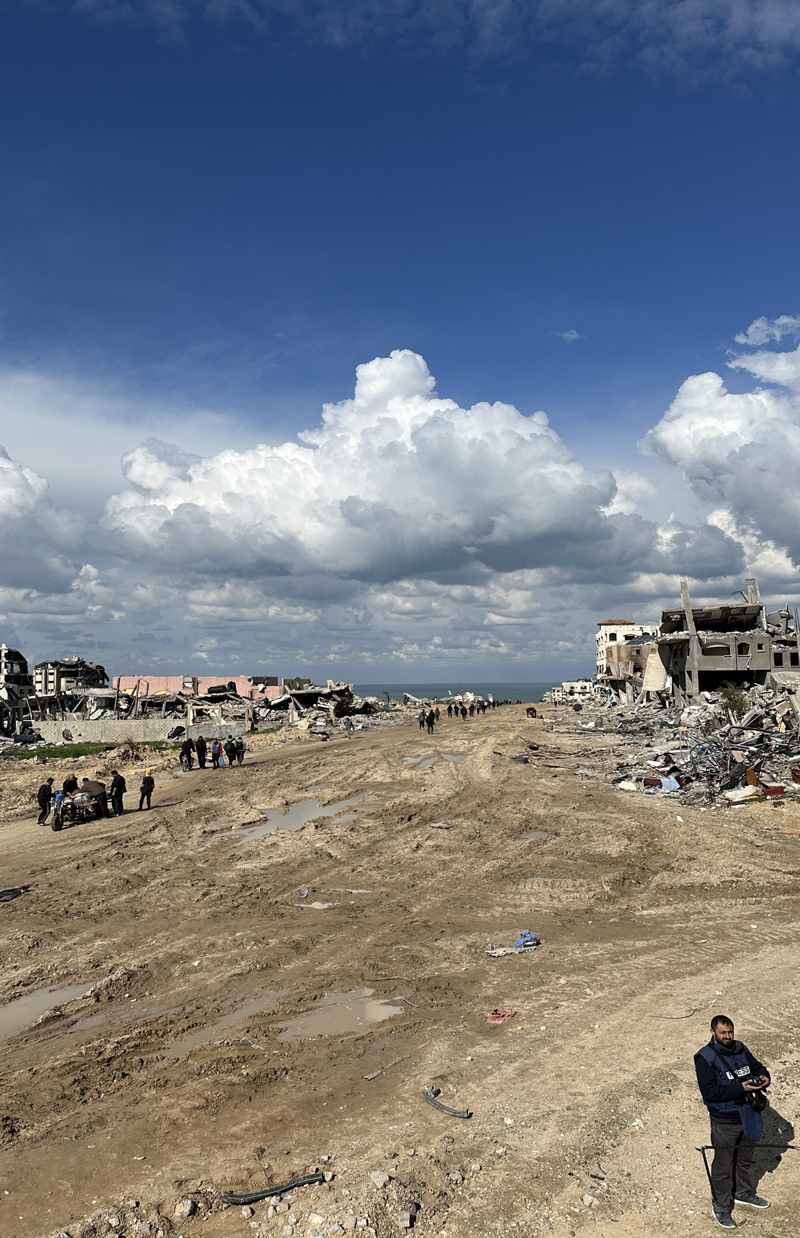 <p>�srail ordusu Aral�k 2023'ten bu yana kademeli olarak Gazze kentinin kuzeyindeki b�lgelerden �ekilmeye ba�lad� ve bunu ocak ay�n�n ba��nda Gazze kentindeki mahalle ve b�lgelerden k�smi �ekilme izledi.</p>