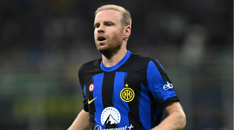 <p><b>BİR KEZ DAHA DEVREYE GİRİLDİ</b></p><p>Sezon başında İtalya Serie A ekiplerinden İnter'in formasını giyen Davy Klaassen'i renklerine bağlamak isteyen Beşiktaş, yıldız oyuncu için bir kez daha devreye girdi.</p>