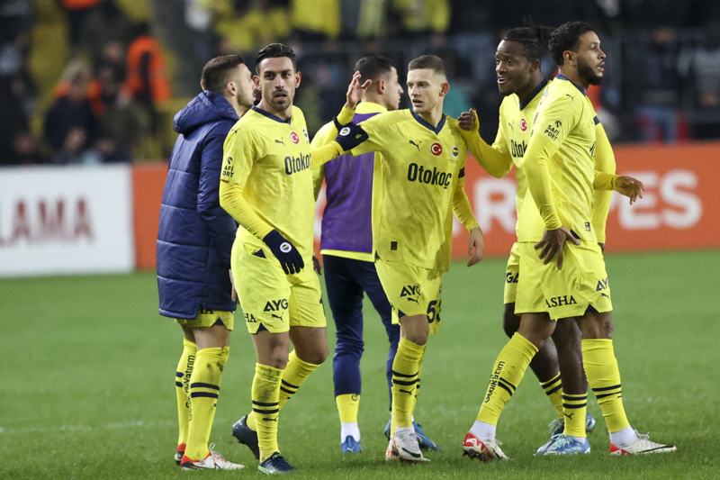 <p><b>NE GET MATA 2 PUAN KAYBI</b></p><p>Galatasaray ile birlikte bu sezon en fazla Sper Lig manda al goln atan takm olan Fenerbahe (17), bu karlamalarda sadece 2 puan kaybetti (16G 1B). Antalyaspor ise 1-0 geriye dt karlamalarda en fazla puan toplayan ekip konumunda (14 puan; 3G 5B 4M).</p>