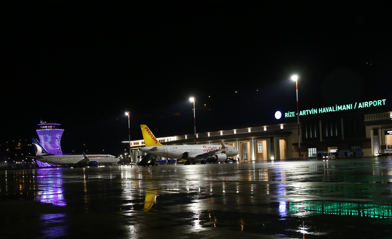 <p>Kanserden korunman�n herkesin hakk� oldu�unu belirten Tepe, �unlar� kaydetti:</p><p>'Sizi de kanserden korunmak ve kendinize uygun taramalar� yapt�rmak i�in Toplum Sa�l��� Merkezlerine (TSM) ba�l� olarak hizmet veren KETEM, Sa�l�kl� Hayat Merkezleri (SHM) ve Aile Sa�l��� Merkezlerine (ASM) ba�vurarak �cretsiz kanser taramalar�n�z� yapt�rmaya bekliyoruz.'</p>