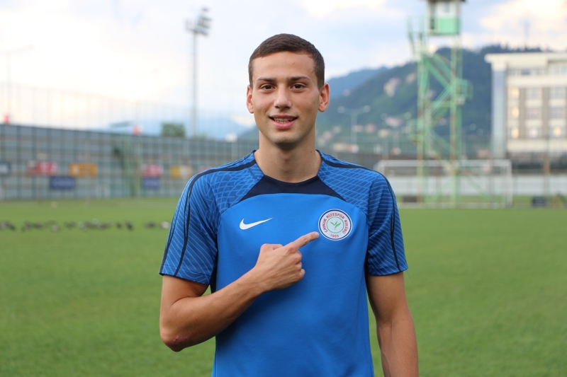 <p><b>VARESANOVIC DETAYI</b></p><p>Çaykur Rizespor bu sezon en golcü oyuncusu olan Dal Varesanovic'in (8) rakip fileleri havalandırdığı Süper Lig maçlarında sadece bir mağlubiyet aldı (5G 1B).</p>