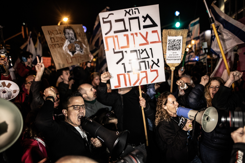 <p>Netanyahu hükümetinin tartışmalı yargı düzenlemesine karşı çıkan protesto hareketi Gazze'den 7 Ekim'de düzenlenen saldırıların ardından gösterilerine ara vermişti. </p>