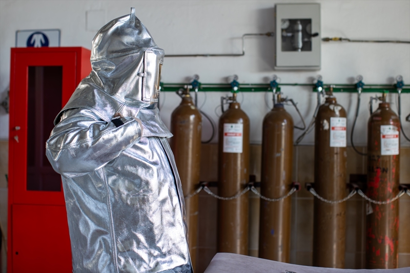 <p>Ya�an, bu haritalar�n meteoroloji uzmanlar� taraf�ndan de�erlendirildi�ine i�aret ederek, 'Say�sal hava tahmin modelleri bu sim�lasyonu yapar ama bu tahmin sonu�lar� y�zde 100 do�ru de�ildir. Burada tecr�be, insan fakt�r� devreye girer bu say�sal hava tahmin modellerinden ��kt�lar� de�erlendirilir, analiz edilir ve s�re� sonunda haz�rlanan hava tahminleri kamuoyu ile payla��l�r.' diye konu�tu.</p>