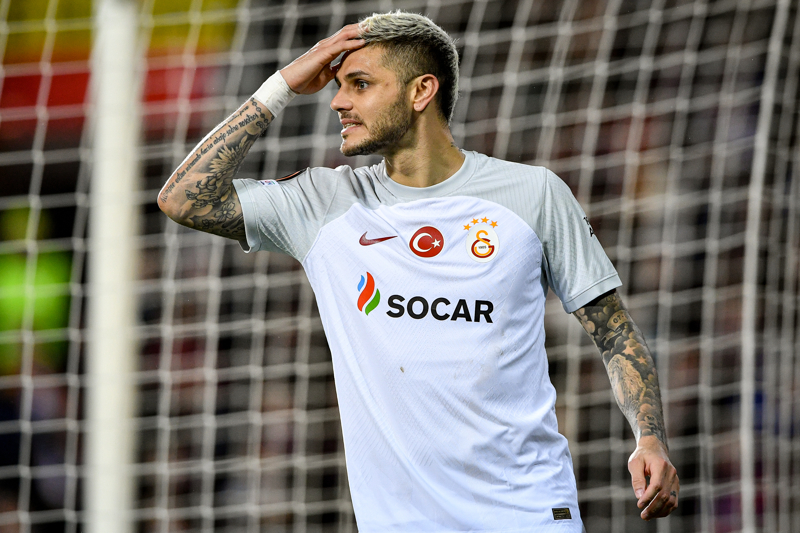 <p><b>�RETKENL�K SORUNU</b></p><p>Oyunu kendi yar� alan�nda kabul eden kapal� savunmalara kar�� zorluk �eken Galatasaray, bu sezon Avrupa'da en �ok zorland��� ma�lar� bu tarz tak�mlara kar�� oynad�. </p>
