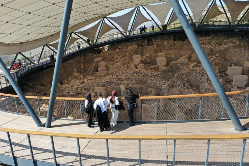 <p>Güneydoğu turlarının önemli uğrak noktası haline gelen ören yerini, açılışından bu yana 2 milyon 551 bin 535 kişi ziyaret etti.</p>