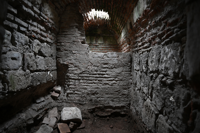 <p>Yapnn evresinde, nehir taknlarna kar yaplm sedde nedeniyle biriken topran tesviye almalar da sryor.</p>