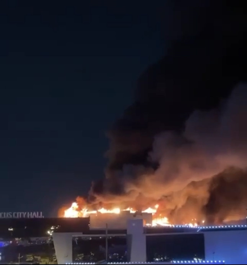 <p>Arayanların, 'tüm insanlığın gözleri önünde gerçekleşen bu kanlı terör saldırısını güçlü bir şekilde kınayan ifadeler kullandığını' kaydeden Zaharova, kurbanları kurtarmak için çaba sarf edildiğini kaydetti.</p>