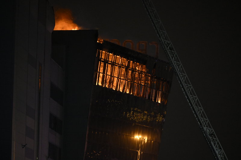<p>ABD'nin Moskova Büyükelçiliğinden 8 Mart'ta yapılan yazılı açıklamada, ABD vatandaşlarından 48 saat boyunca Moskova'da kalabalık alanlardan uzak durmaları istenerek, 'aşırılık yanlılarının' buraları hedef alma planları olduğu kaydedilmişti.</p>