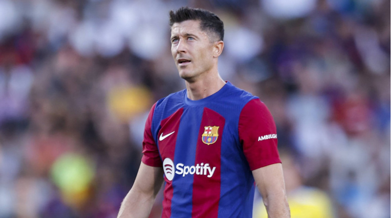 <p>6. Robert Lewandowski - Barcelona (22.4 milyon euro)</p>