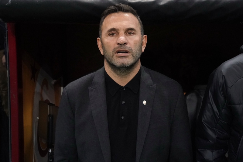 <p><b>SAKATLIĞI BULUNAN FUTBOLCULAR</b></p><p><b><br></b></p><p>Okan Buruk, son dönemde sakatlığı bulunan futbolcuların durumuyla ilgili bilgi verdi. Davinson Sanchez ve Serge Aurier'in cumartesi günü takımla çalışacağını dile getiren Buruk, 'Hayatspor maçına kadar dört günümüz daha var. Davinson ve Serge, cumartesi günü takımla çalışmalara başlarlar. Hatayspor maçı için karar vereceğiz.' dedi.</p>