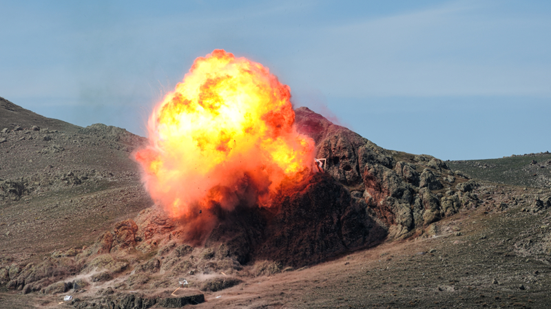 <p>Birleşik ve müşterek harekatın icrası konusunda işbirliği ve koordinasyonun sağlanması, birliklerin kar ve şiddetli soğuklarda atış dahil muharebe imkan ve kabiliyetlerinin denenmesi, ferdi ile toplu eğitimin geliştirilmesi amacıyla Kars'ta düzenlenen tatbikat doğudaki 16 ilde icra edildi.</p>