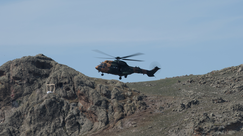 <p>Tatbikatla ayrıca komuta kontrol sistemlerinin kış şartlarında işletilmesinin sağlanması ve mezun olmuş genç subay, astsubayların birlikleri zor şartlarda sevk ve idare etme ile planlama yeteneklerini geliştirmesi amaçlanıyor.</p>