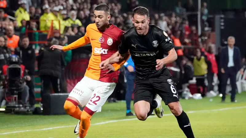 <p><b>2. KEZ 20+ MA�LIK B�R SER� HEDEF�</b></p><p>Evinde oynad��� son 19 S�per Lig ma��n� kazanan Galatasaray, lig tarihinde ikinci kez 20+ kar��la�mal�k bir seri yakalamak i�in sahaya ��kacak (May�s 2001-Kas�m 2002 aras�nda 25G).</p>