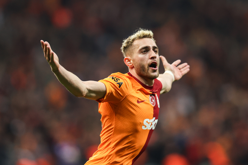 <p><b>BARI� ALPER'DEN 5 GOL</b></p><p>S�per Lig kariyerinde iki gol att��� ilk ma�� son hafta Alanyaspor deplasman�nda oynayan Bar�� Alper Y�lmaz, bu sezon be� gol sevinci ya�ad� ve sar�-k�rm�z�l� formayla en y�ksek say�s�na ula�t�.</p>