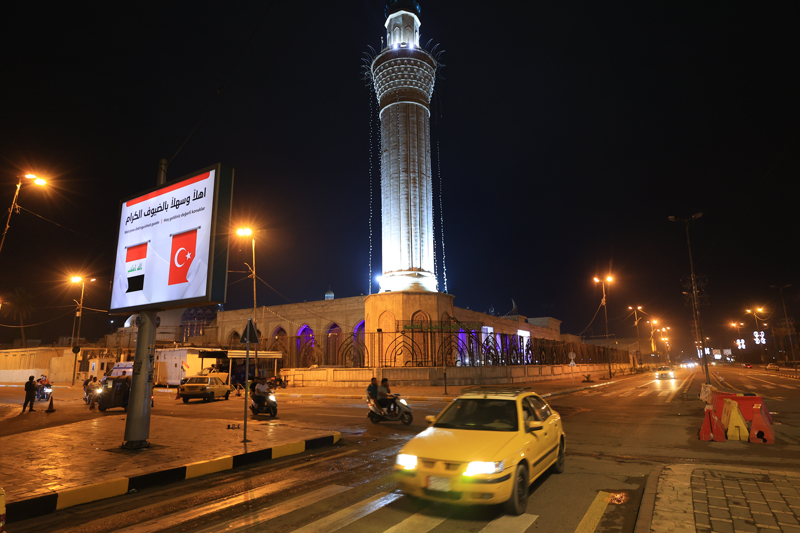 <p>Irak'ta Cumhurbakan Erdoan'n ziyareti ncesi caddelere Trk bayra asld</p>