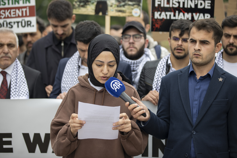 <p>Sakarya Üniversitesi'nde (SAÜ) öğrenciler, İsrail'in Gazze'ye saldırılarını protesto etti.</p>