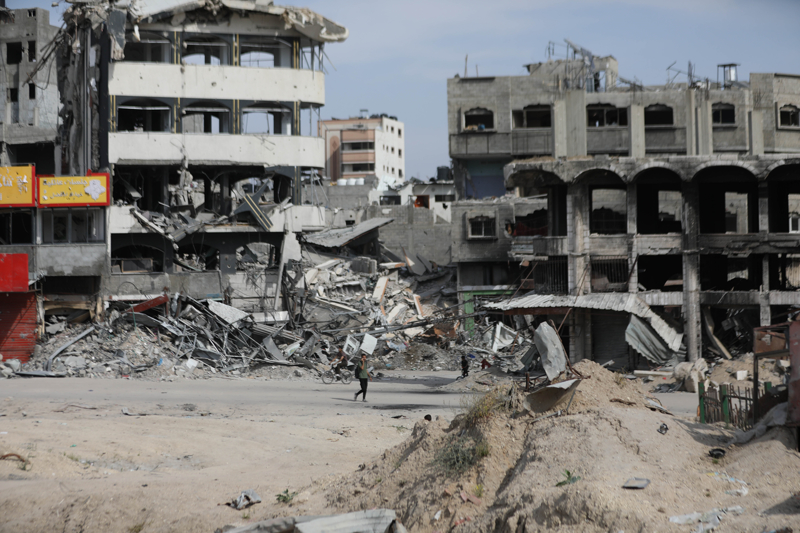 <p>Hayati tehlikesi bulunan ve yurt d���nda tedavi edilmesi gereken yaral� say�s�n�n 11 bin oldu�u, yetersiz sa�l�k hizmeti nedeniyle 10 bin kanser hastas�n�n �l�m tehlikesiyle kar�� kar��ya bulundu�u aktar�ld�.</p>