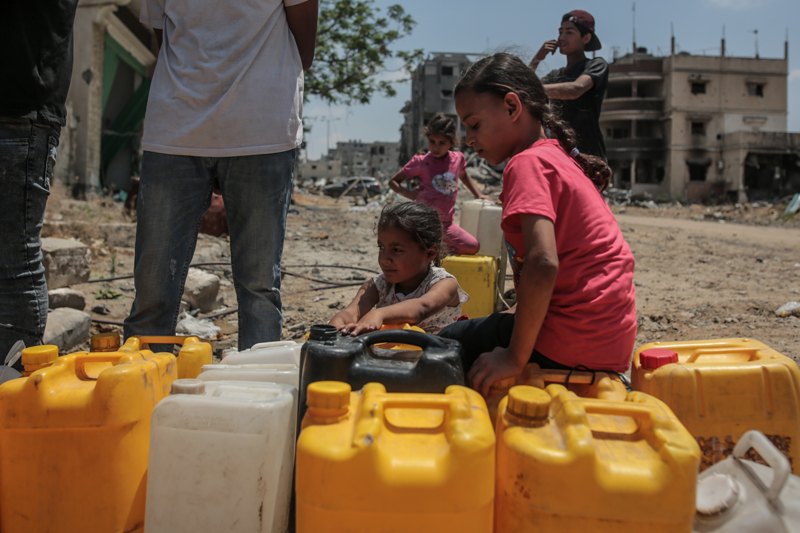 <p>A��klamada, �srail ordusunun sald�r�lar�n� ba�latmas�ndan bu yana Gazze'de 5 binden fazla Filistinliyi g�zalt�na ald��� belirtildi.</p>