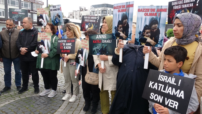 <p>A��klamaya AK Parti �anakkale �l Ba�kan� Naim Makas, AK Parti �anakkale �l Kad�n Kollar� Ba�kan� �zlem Karaday�, AK Parti �anakkale �l Gen�lik Kolar� Ba�kan� Alperen Uysal ve partililer kat�ld�.</p>
