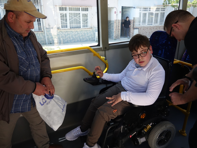 <p>Hayran, 'Onun mutluluğu her şeye değer. Kendim isteseydim getiremezdim yani gücüm, imkanım yok. Allah, Başkanımızdan razı olsun.' diye konuştu.       </p>