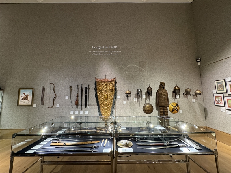 <p>Kabzası gümüşten yapılan ve 17. yüzyıla tarihlenen kılıcın keskin kısmının ise 16. yüzyılda yapıldığı tahmin ediliyor.</p>