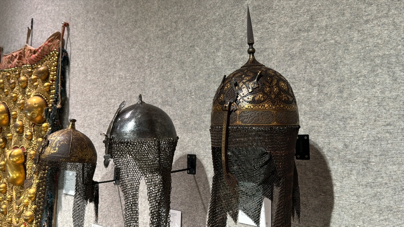 <p>White, İstanbul'un fethi öncesi yapılan madalyonun tılsım özelliği taşıdığına da değinerek 'Bizzat siparişini verdiği bir madalyon olmalı çünkü kimse onun adına bir madalyon yaptıramazdı. Tam ortada bulunan ve orijinal halinde yer alan delik ise bir yere asıldığını hatta boyna takıldığını düşünmemize neden oldu.' dedi.</p>