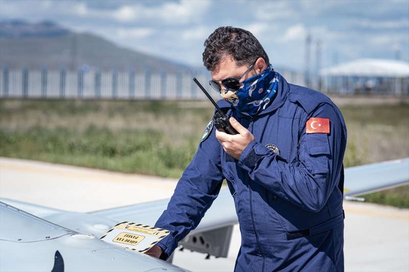 <p class='MsoNormal'>Aylk ortalama 250-300 saat uu yapan HA ve SHA'larn  desteiyle bugne kadar dzenlenen operasyonlarda 44 terrist etkisiz hale  getirildi, 11 terr rgt mensubu yakaland.</p>