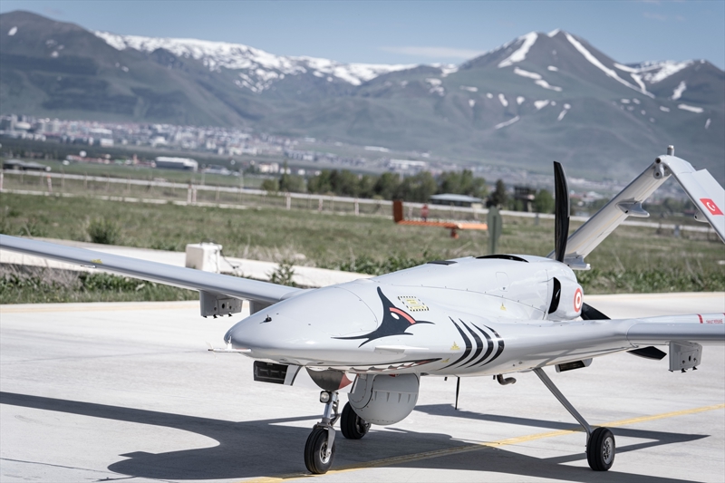 <p class='MsoNormal'>HA'larn orman yangnlarnda da gzlem amal destek  verdiini anlatan Yrtar, ilgili firma ve emniyet teknisyenlerinin uu olmad  dnemlerde insansz hava aralarnn periyodik bakmlarn yaptn kaydetti.</p>