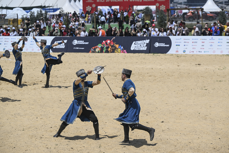 <p>Erdoğan, festivalde İsrail saldırısı altındaki Filistin ile ilgili özel bölüm olacağına dikkati çekerek 'Geçen sene yaşadığımız asrın felaketi Kahramanmaraş depremleri için konfederasyonumuzun yaptığı çalışmaları göreceğiz. Hala Filistin'de, Gazze'de süren soykırımla ilgili Filistin kültürünü tanıtan ve oradaki çocukların oynama hakkı olduğunu bütün dünyaya haykıran çalışmalar yapacağız.</p>