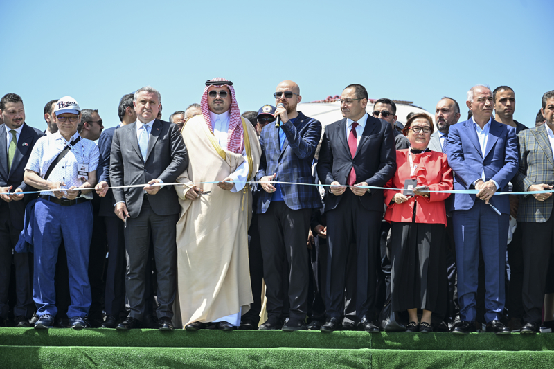 <p>Karabağ Atları ile yapılacak gösterinin izlenebileceği organizasyonda Türkiye'den şehirler, kıl çadırlarında oba yaşamının hayat bulduğu, el sanatları atölyeleri ve birçok gösteriyle aktivite yer alacak.<br></p>