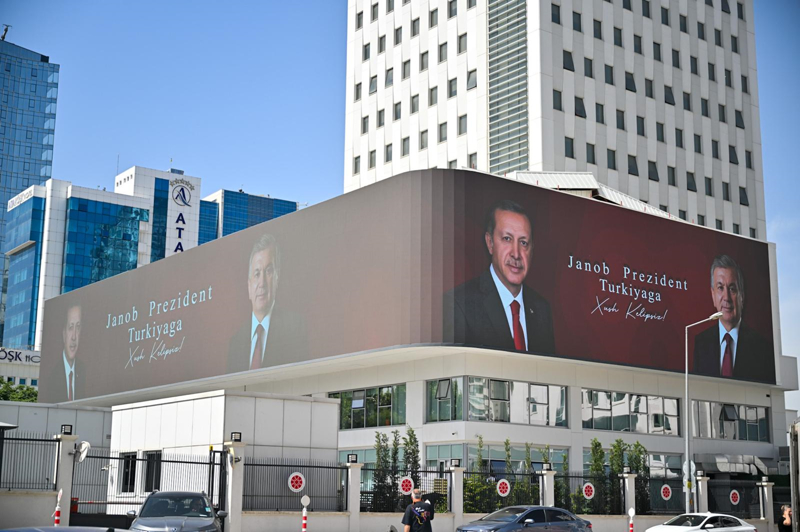 <p>�zbekistan Cumhurba�kan� Mirziyoyev, bug�n temaslar� kapsam�nda Cumhurba�kan� Erdo�an ile bir araya gelecek.</p>