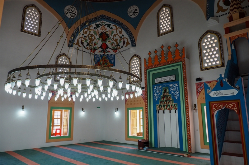 <p>Proje kapsamnda 16. yzylda ina edilen caminin ykmndan sonra alanda bulunan kalntlar da rekonstrksiyon almalarnda kullanld.</p>