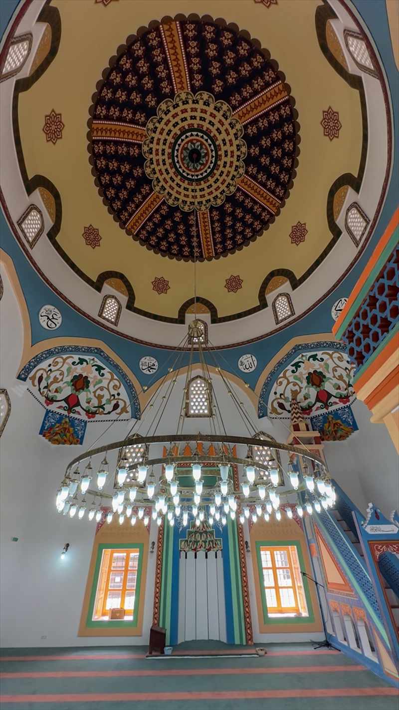 <p>Cuma namazyla caminin yeniden ibadete alacan aktaran Pitic, 'Buras cuma gn almay hak ediyor. Cami yeniden ibadete alaca iin Allah'a krediyoruz.' dedi.</p>