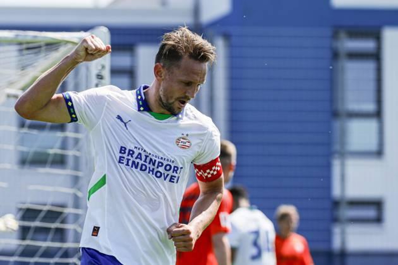 <p>6. HOLLANDA: 54,316</p>