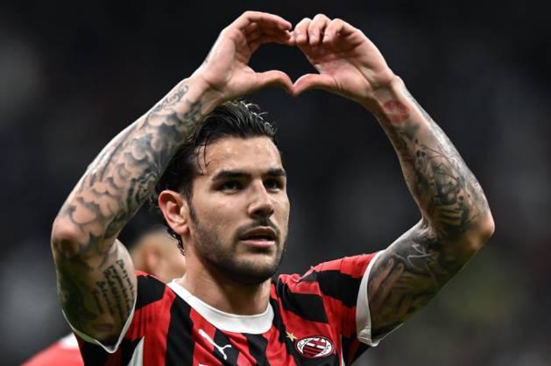 <p>2. İTALYA: 79,106</p>