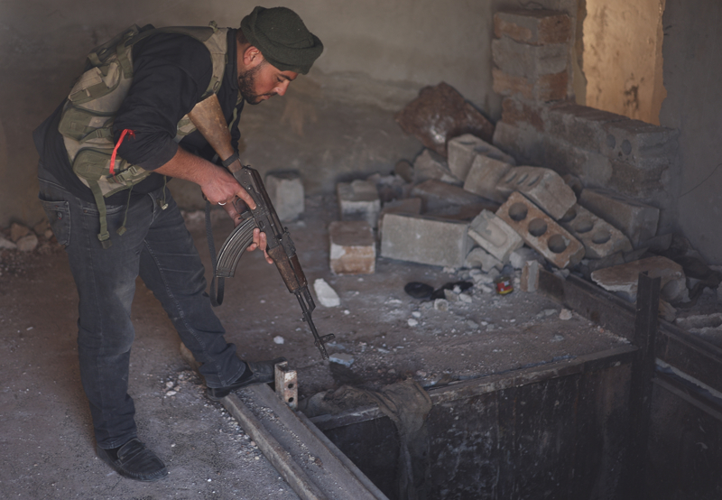 <p>Suriye Milli Ordusunun Halep k�rsal�nda 1 Aral�k'ta ter�r �rg�t� PKK/YPG'ye kar�� ba�latt��� �zg�rl�k �afa�� Operasyonu'nda ise Tel R�fat il�e merkezi ter�rden kurtar�ld�.</p>