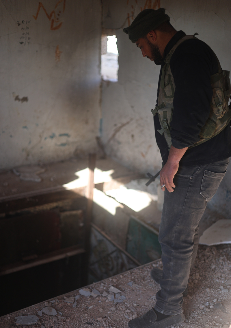 <p>30 Kas�m'da Han �eyhun il�esini alarak t�m �dlib genelinde hakimiyet sa�layan silahl� gruplar, Hama ilinde de �at��arak ilerleyi�ini s�rd�r�yor.</p>